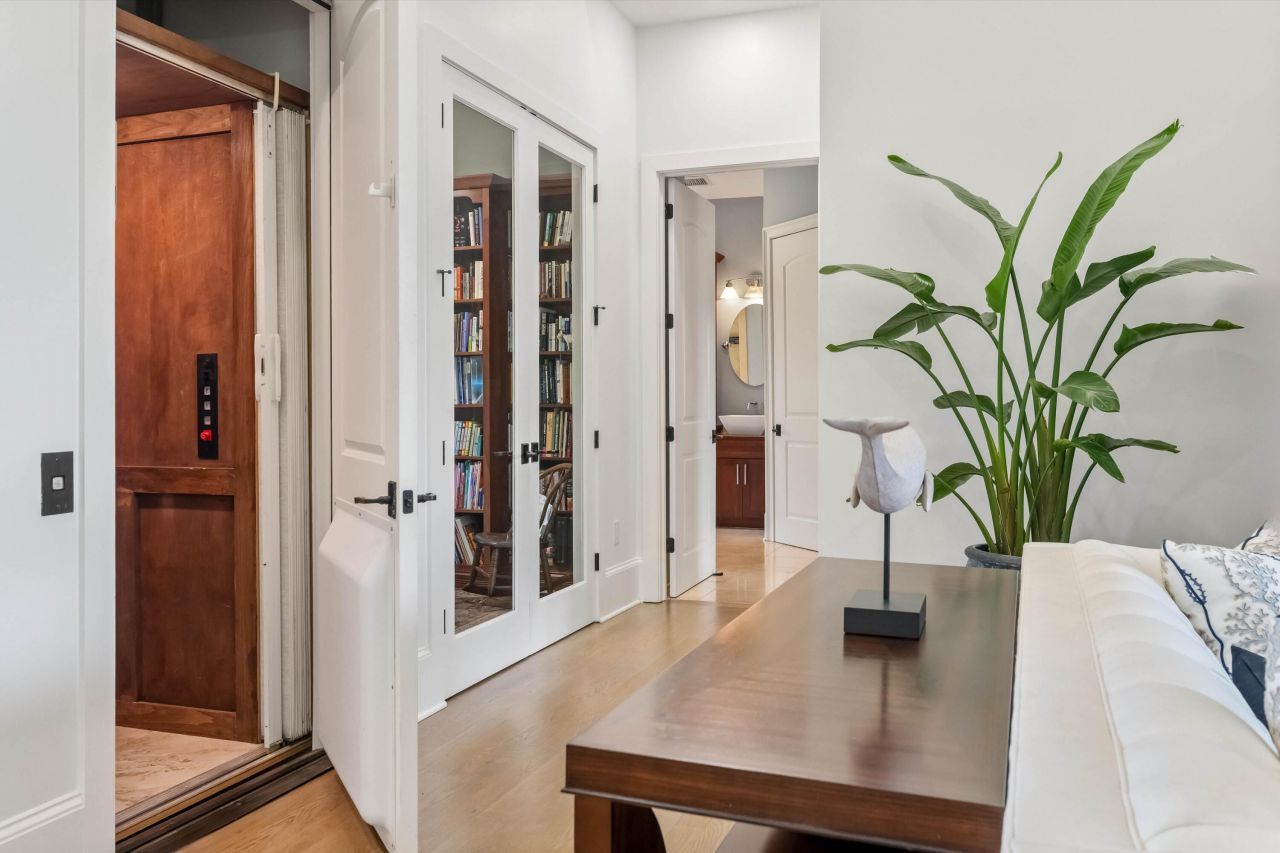 6411 China Back Lane Photo 7