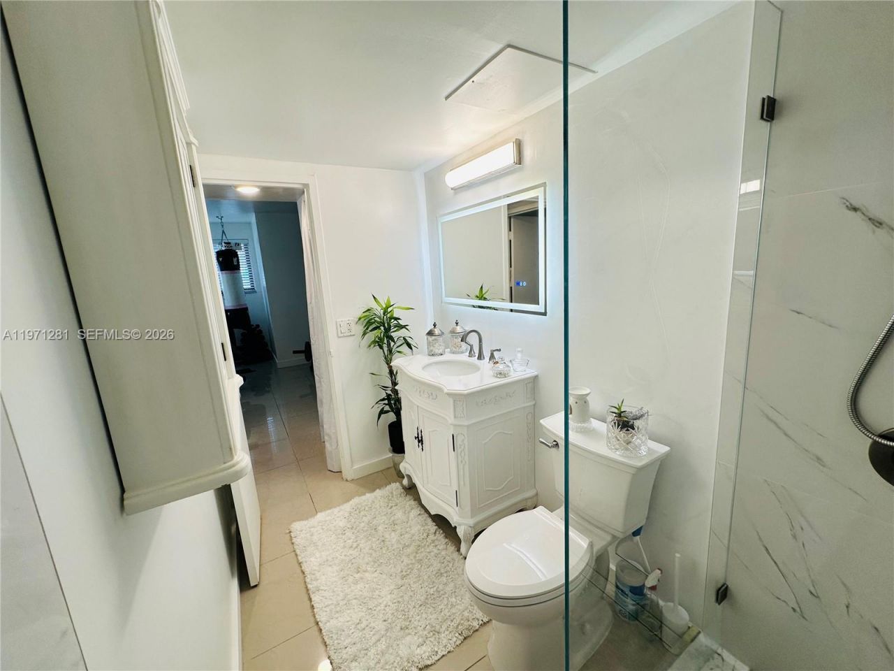 301 Golden Isles Dr , Unit 114, Hallandale Beach, FL 33009 Photo