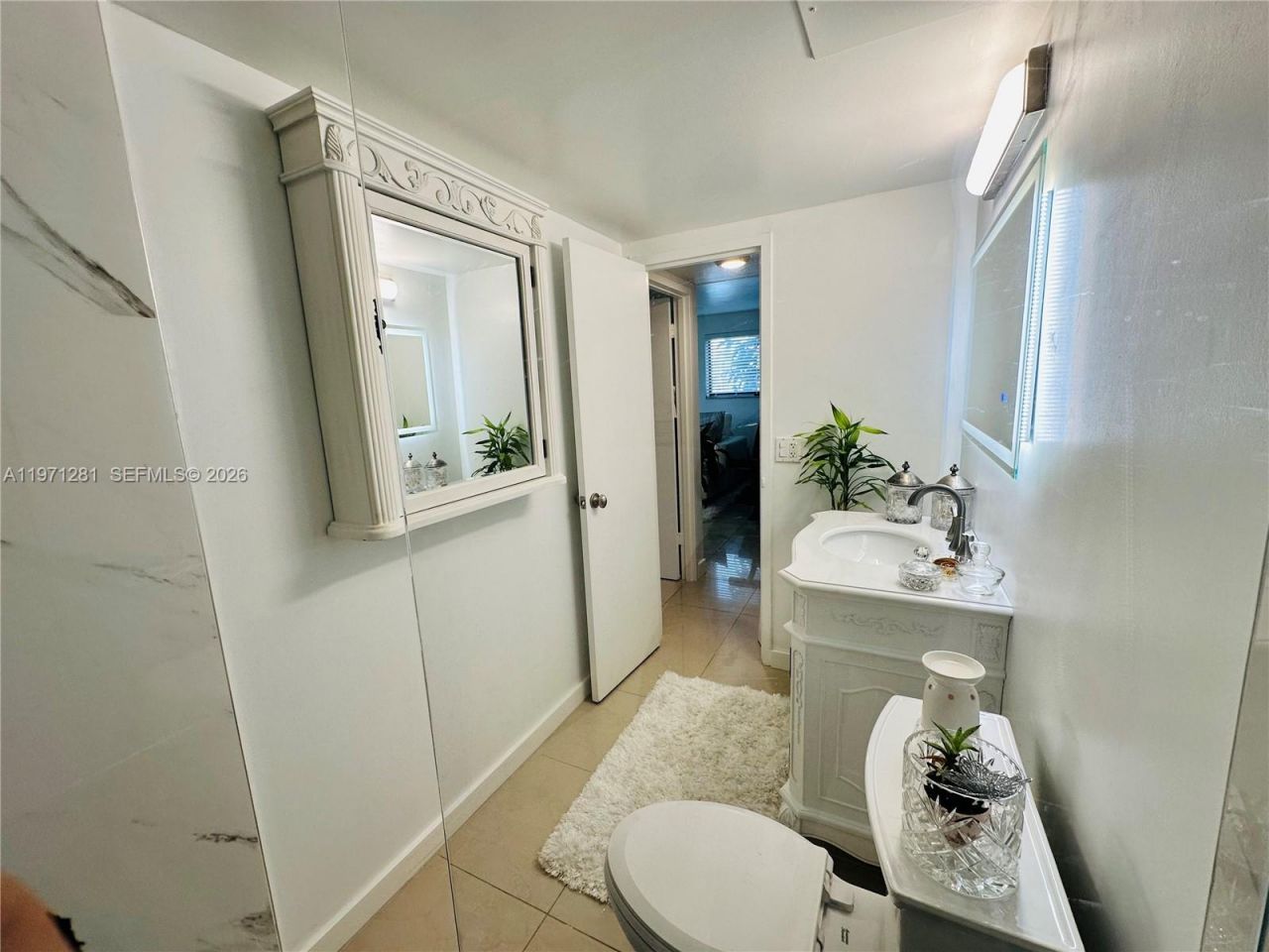 301 Golden Isles Dr , Unit 114, Hallandale Beach, FL 33009 Photo