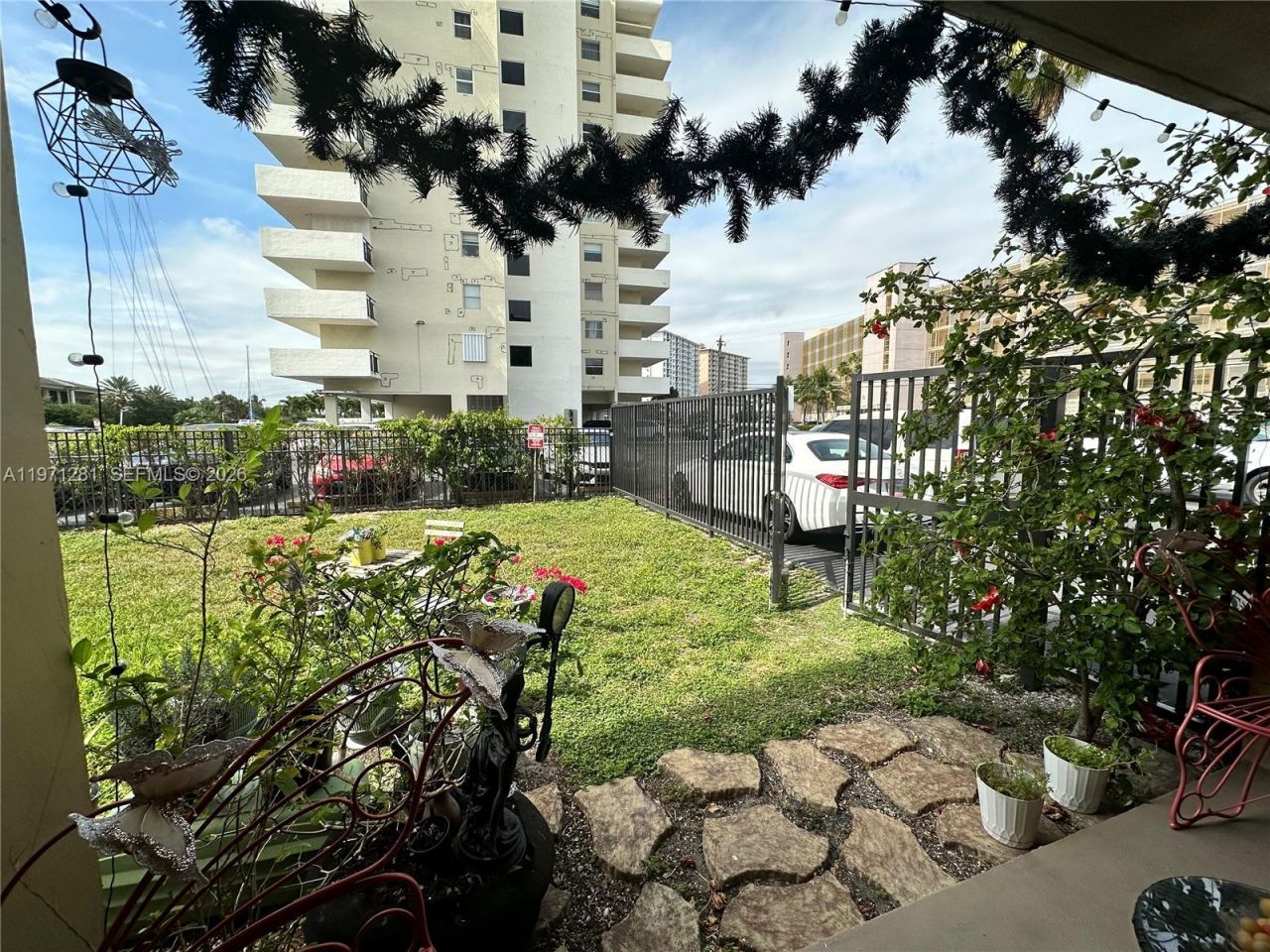 301 Golden Isles Dr , Unit 114, Hallandale Beach, FL 33009 Photo