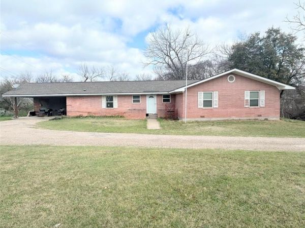 106 Buckhorn Trail , Valley Mills, TX 76689