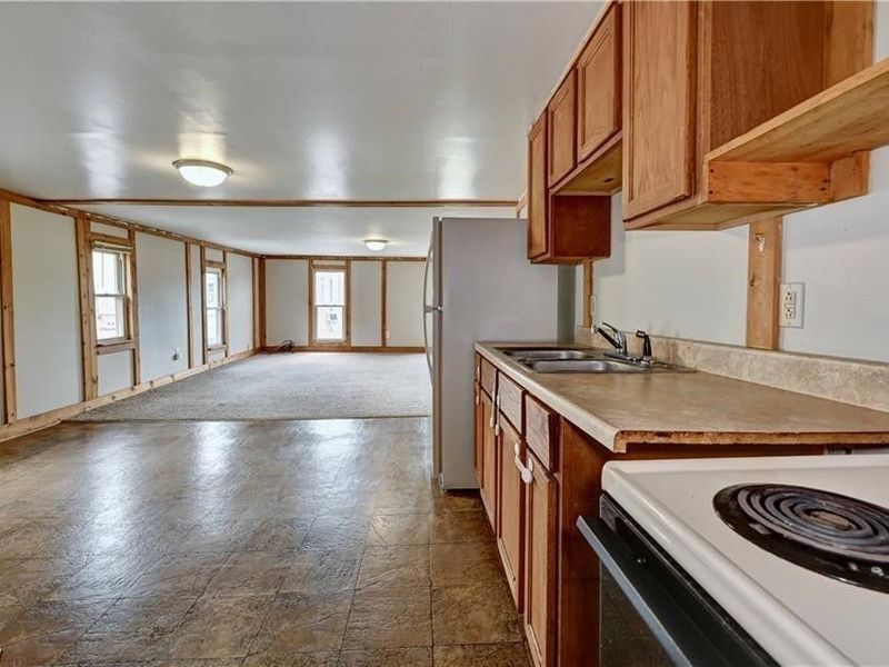 131 N Wooster, Strasburg, OH 44680 Photo 6