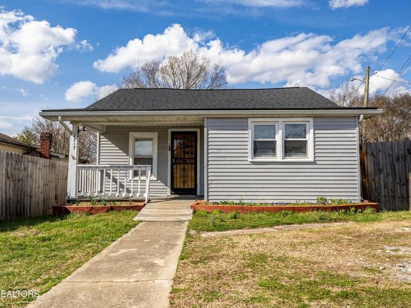 2217 McCroskey Ave, Knoxville, TN 37917