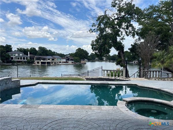 850 Lakeview Trail, McQueeney, TX 78123