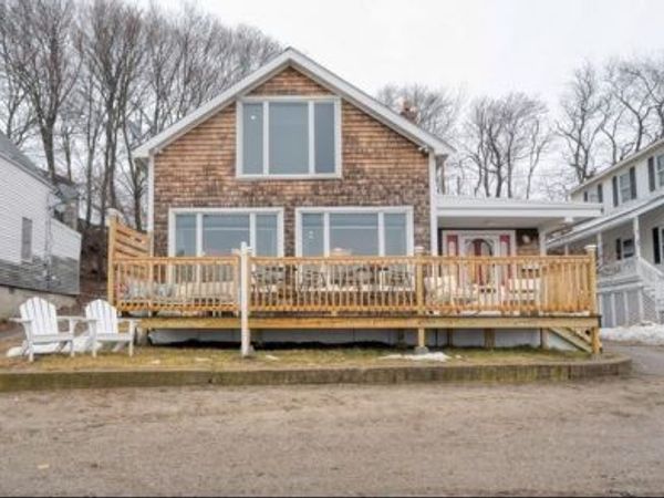 85 Kings Cove Beach Rd, Weymouth, MA 02191