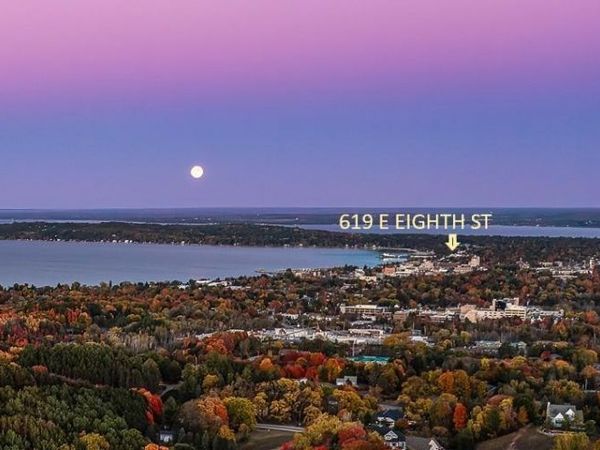 619 Eighth E, Unit 14, Traverse City, MI 49686