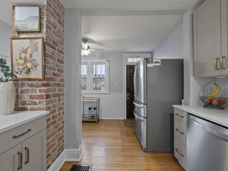 1096 W 2nd Avenue, Grandview, OH 43212 Photo 18