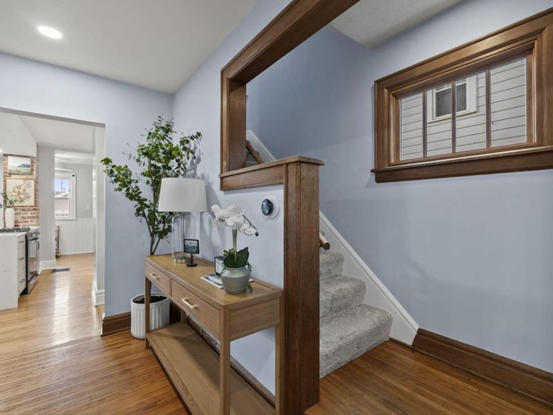 1096 W 2nd Avenue, Grandview, OH 43212 Photo 27