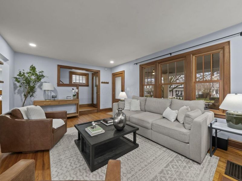 1096 W 2nd Avenue, Grandview, OH 43212 Photo 4