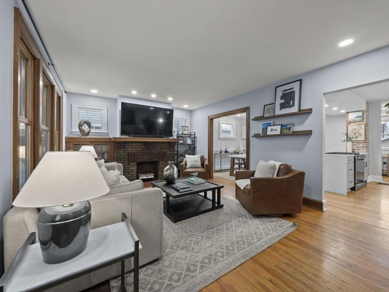 1096 W 2nd Avenue, Grandview, OH 43212 Photo 6