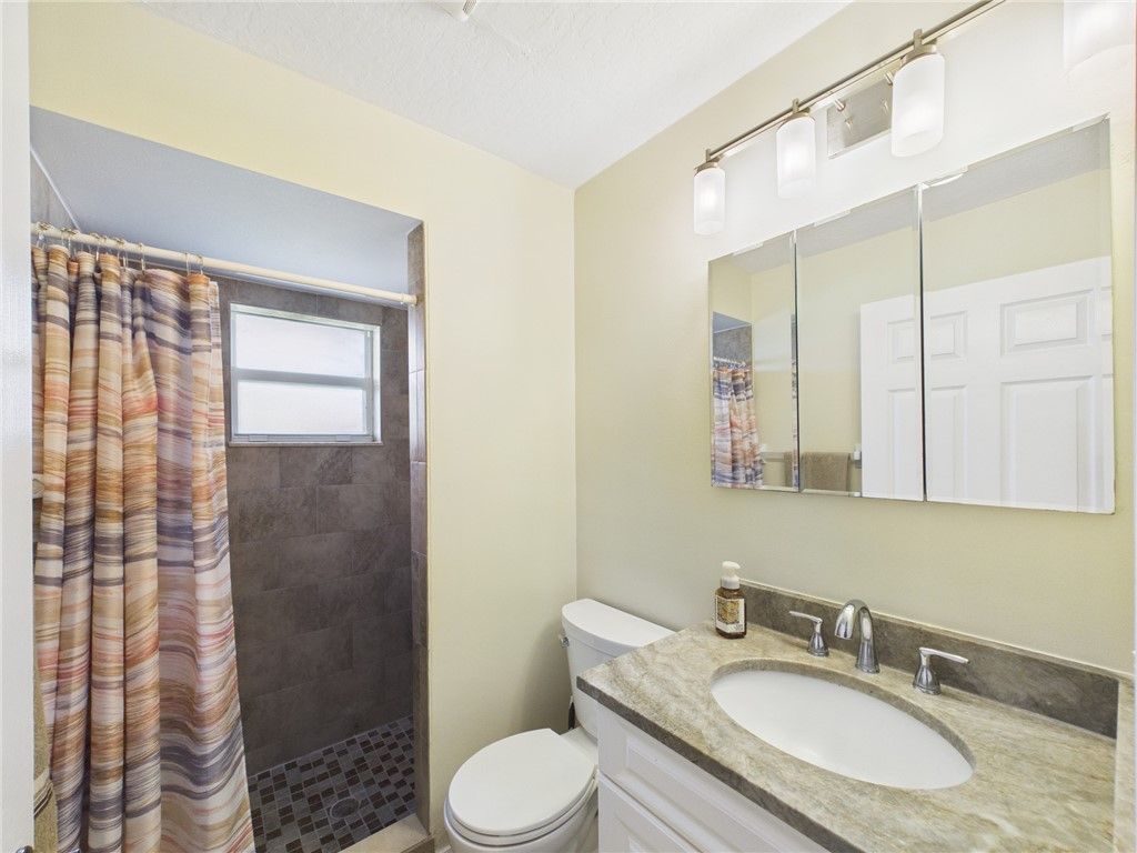 739 S Easy Street, Sebastian, FL 32958 Photo