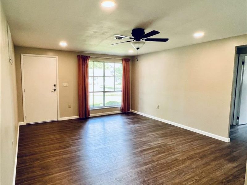 232 Tulip Drive, West Carrollton, OH 45449 Photo 2