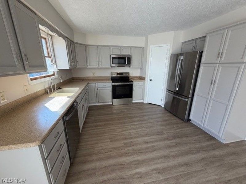 5913 Oak Point Road, Lorain, OH 44053 Photo 7