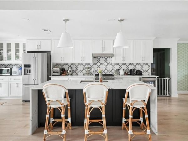 4263 Shady Bend Drive , Dallas, TX 75244