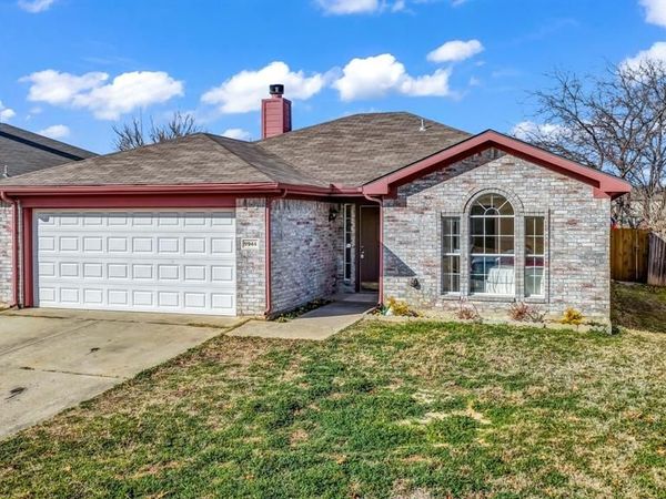 9944 Long Rifle Drive, Fort Worth, TX 76108