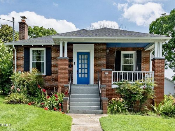 922 West Hillcrest Drive, Johnson City, TN 37604