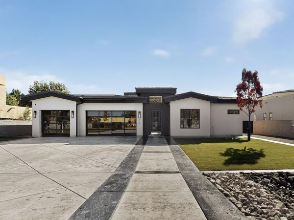 416 Bledsoe Road NW, Albuquerque, NM 87107