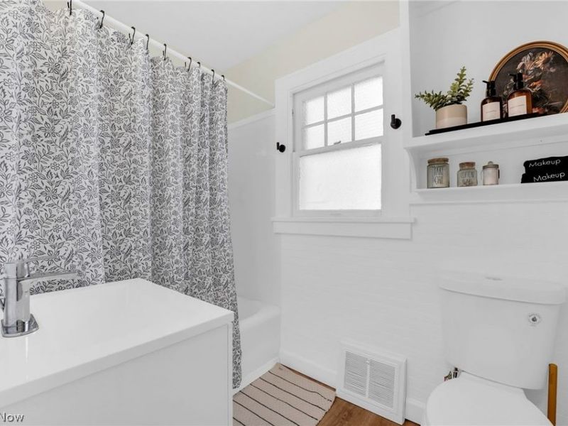 17608 Puritas Avenue , Cleveland, OH 44135 Photo 18