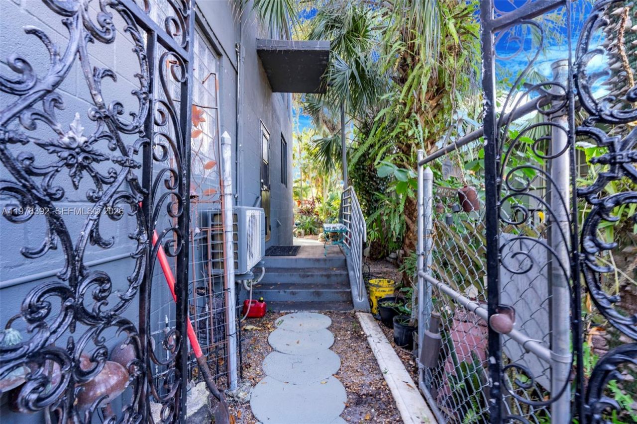 2361 SW 18th Ave , Fort Lauderdale, FL 33315 Photo