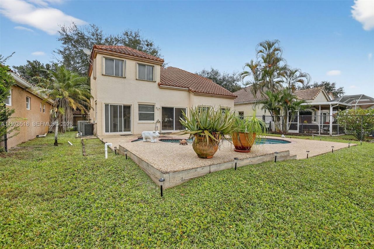 9481 Oak Grove Cir , Davie, FL 33328 Photo