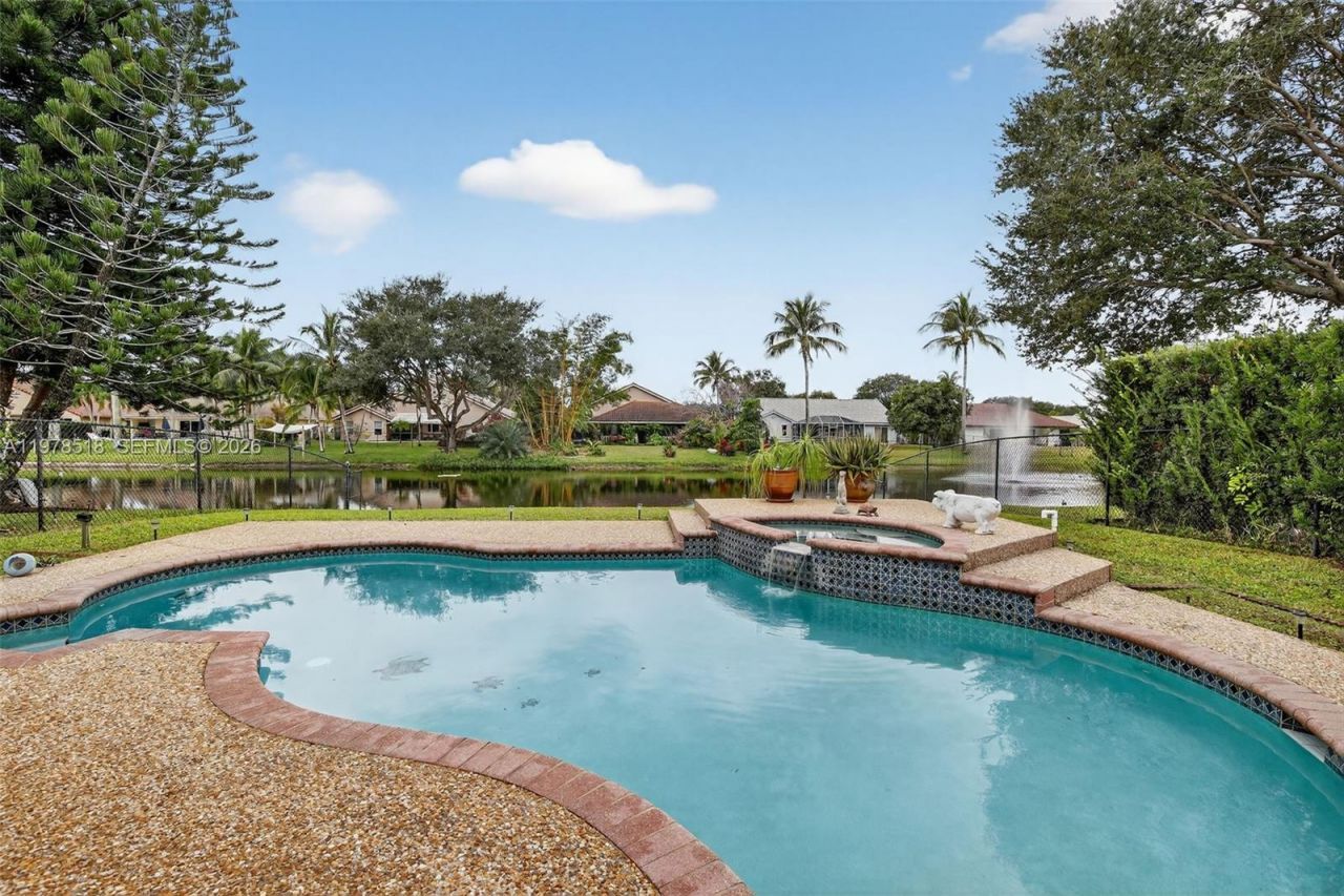 9481 Oak Grove Cir , Davie, FL 33328 Photo