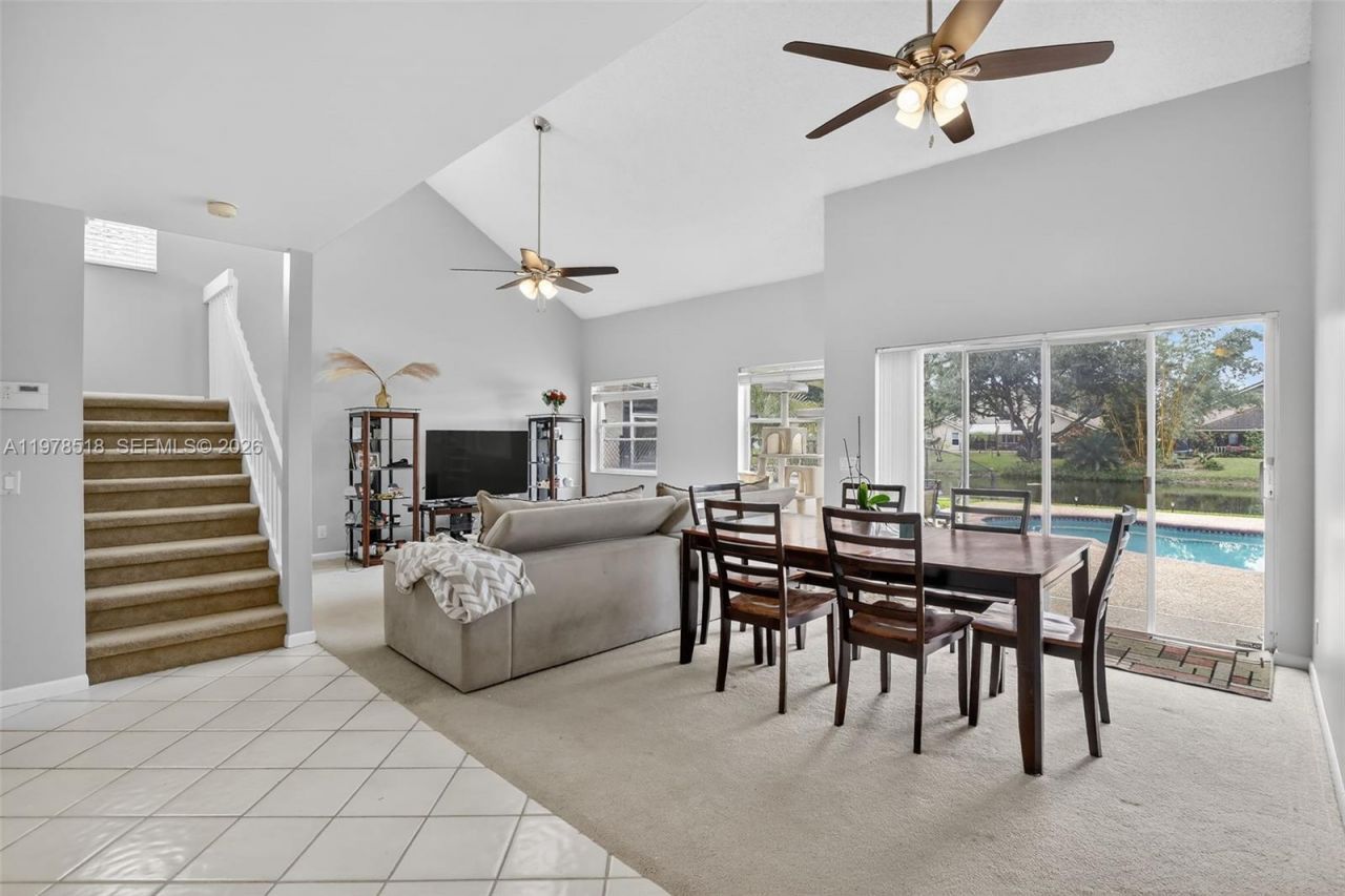 9481 Oak Grove Cir , Davie, FL 33328 Photo