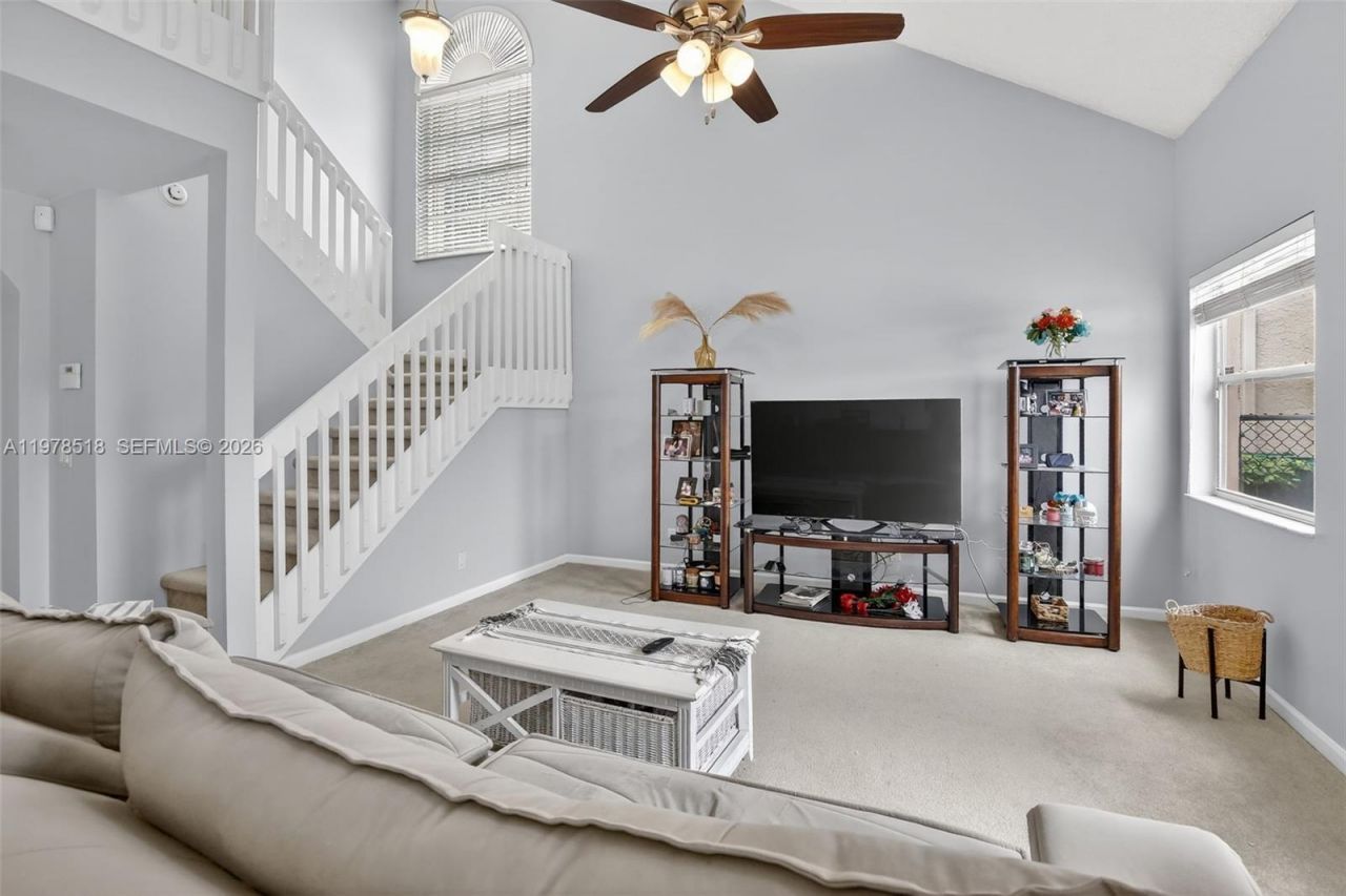 9481 Oak Grove Cir , Davie, FL 33328 Photo