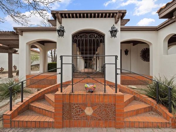 8300 Samora Court , Fort Worth, TX 76135