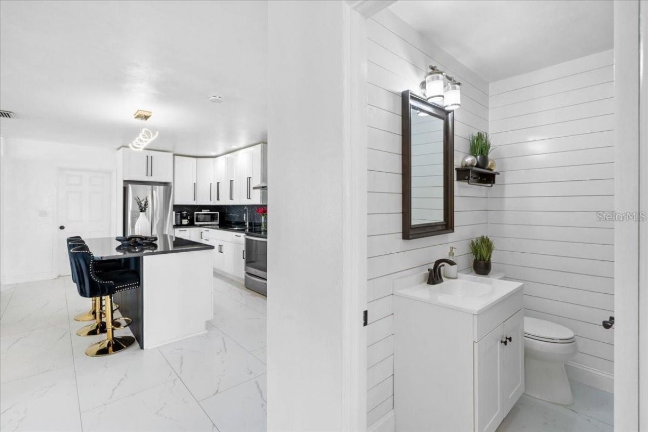 6083 50th Avenue N, Kenneth City, FL 33709 Photo