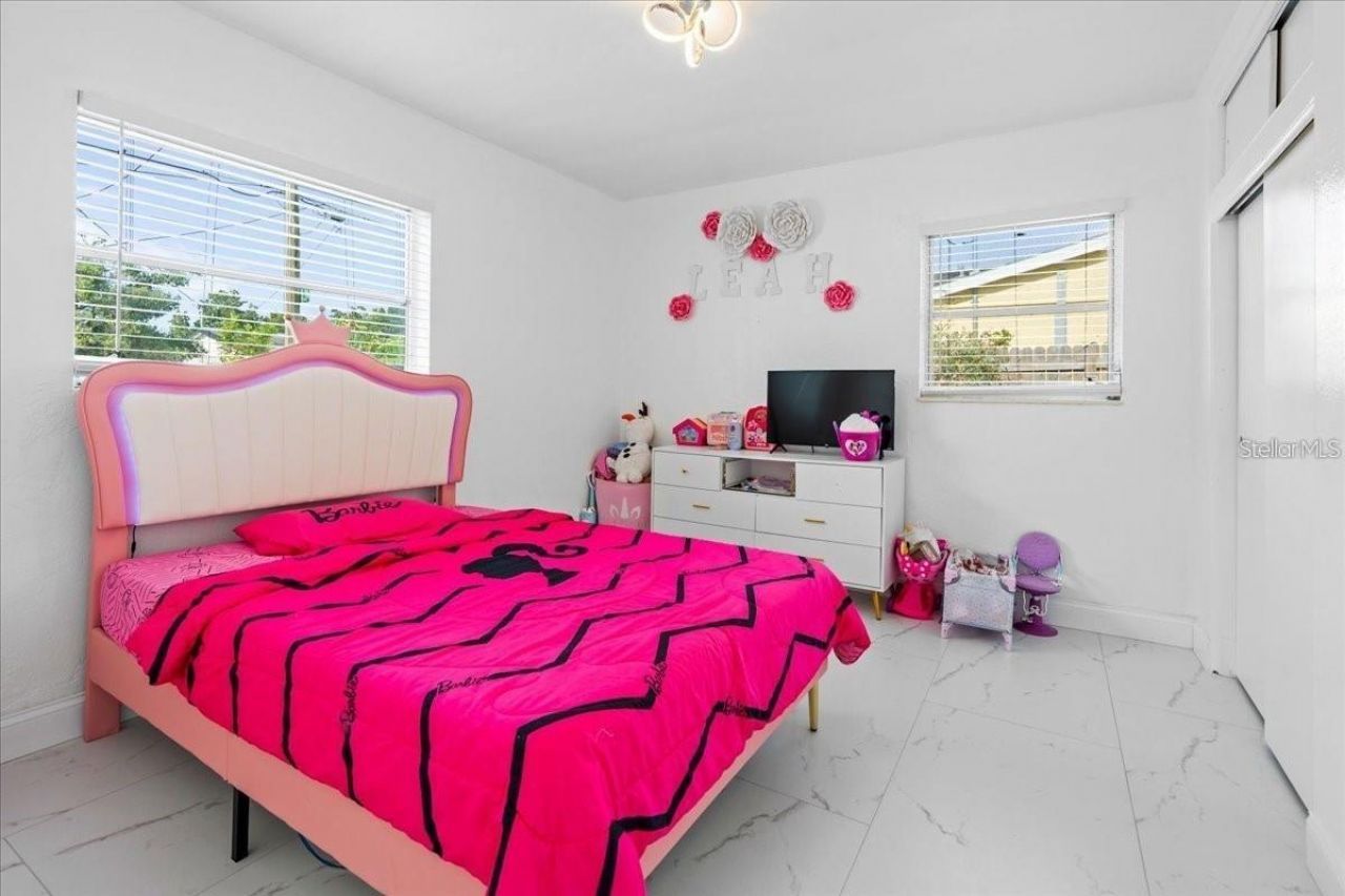 6083 50th Avenue N, Kenneth City, FL 33709 Photo