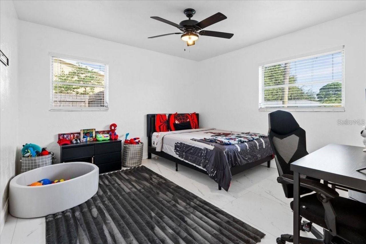 6083 50th Avenue N, Kenneth City, FL 33709 Photo