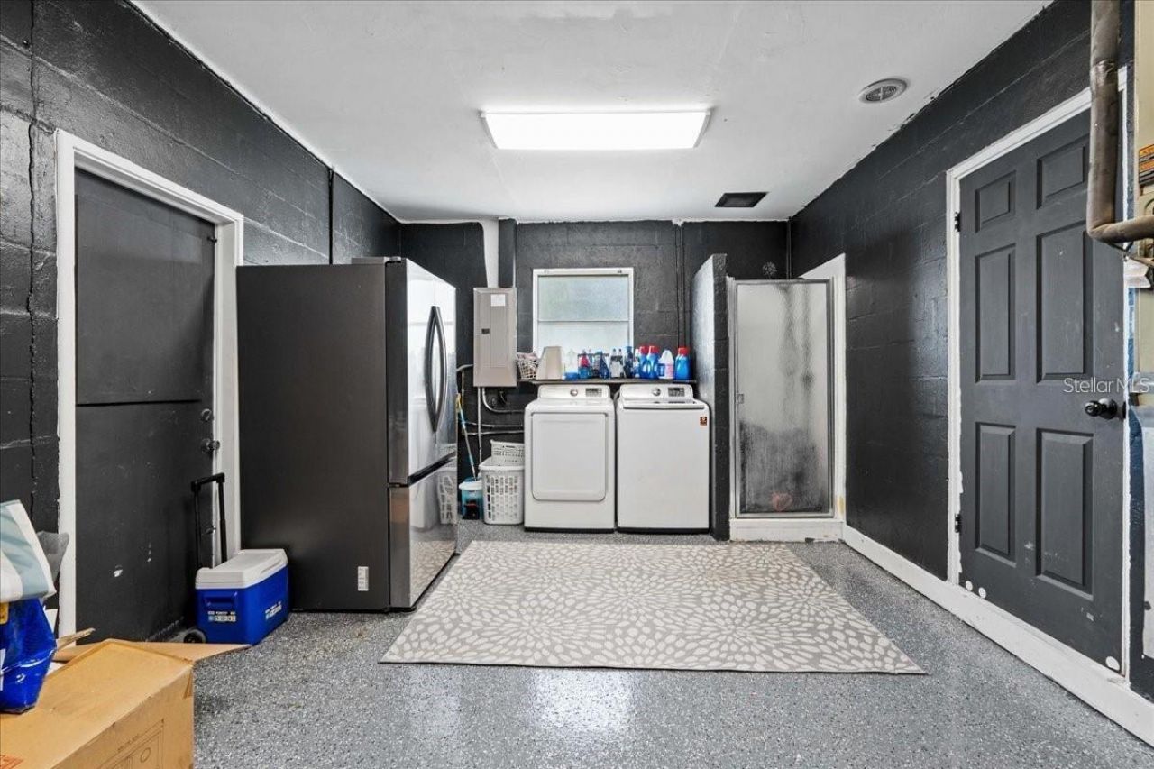 6083 50th Avenue N, Kenneth City, FL 33709 Photo