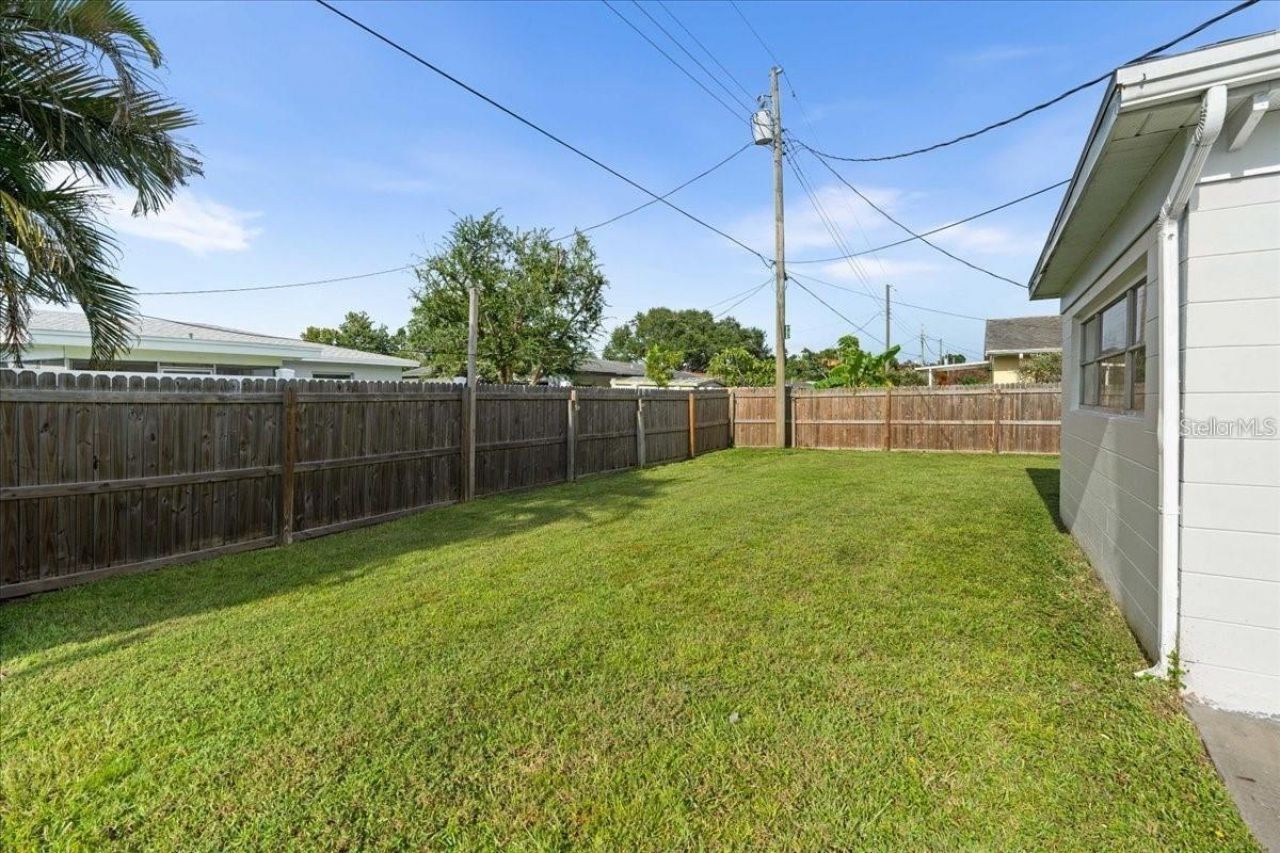 6083 50th Avenue N, Kenneth City, FL 33709 Photo