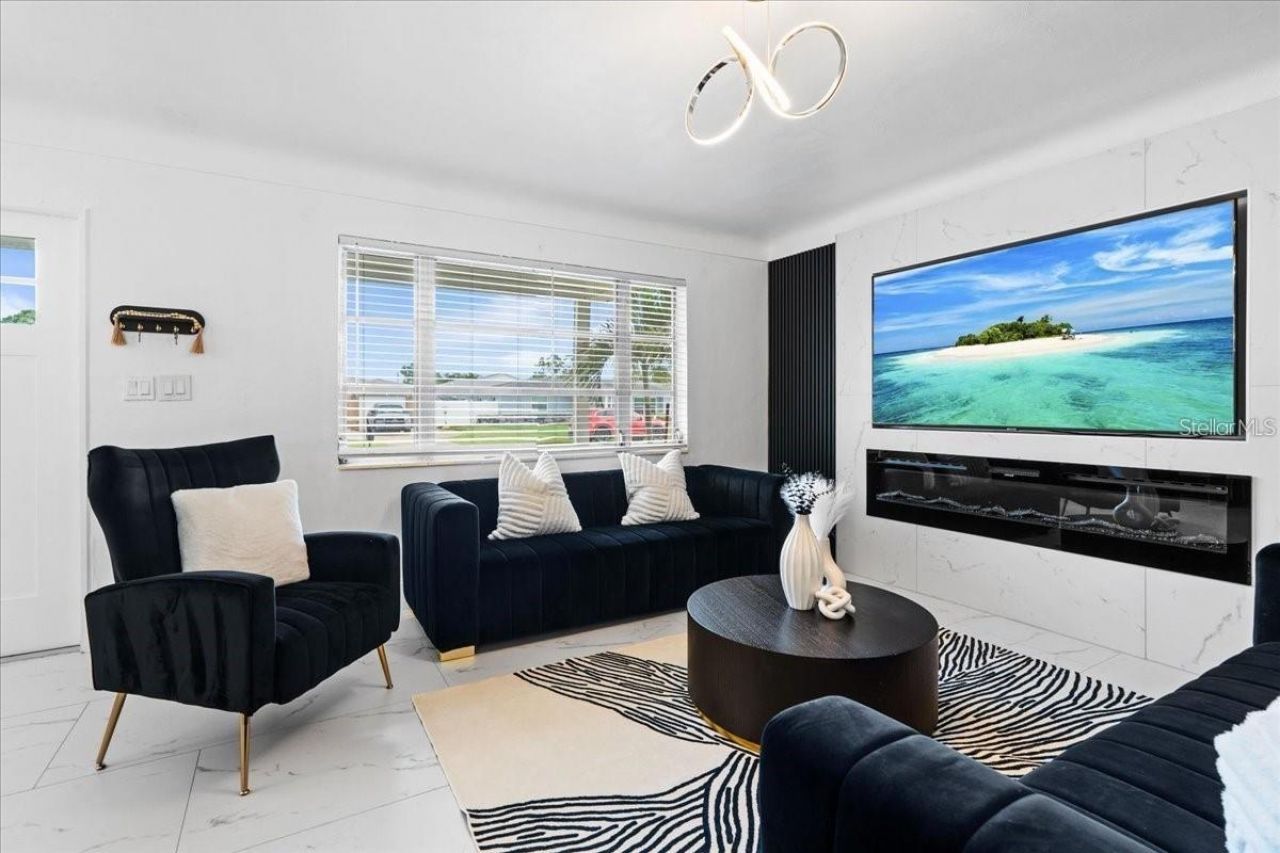 6083 50th Avenue N, Kenneth City, FL 33709 Photo