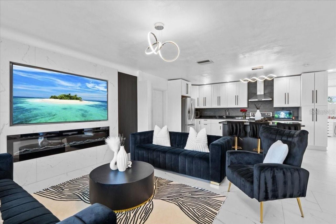 6083 50th Avenue N, Kenneth City, FL 33709 Photo