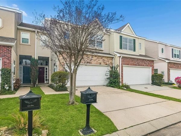 8 E NOUVEAU Lane , Metairie, LA 70003