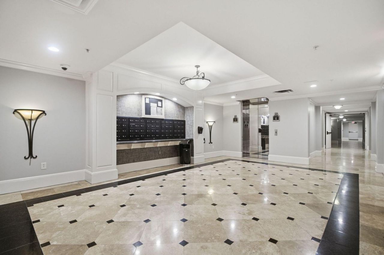 161 N Plaza Court Photo 43