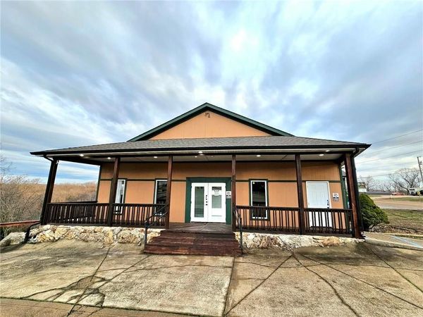 473 W Highway, Eldon, MO 64026