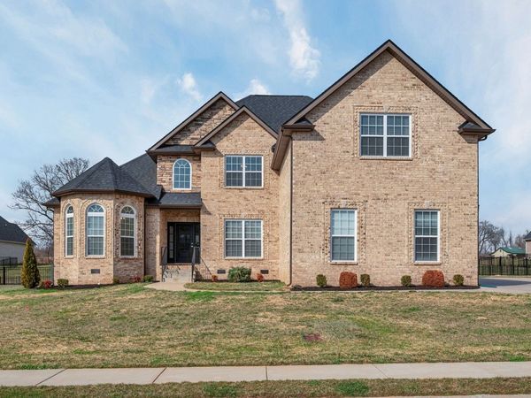 313 Clarabelle Ln, Clarksville, TN 37040