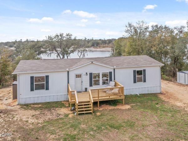 2934 Shoreline Drive, Chipley, FL 32428