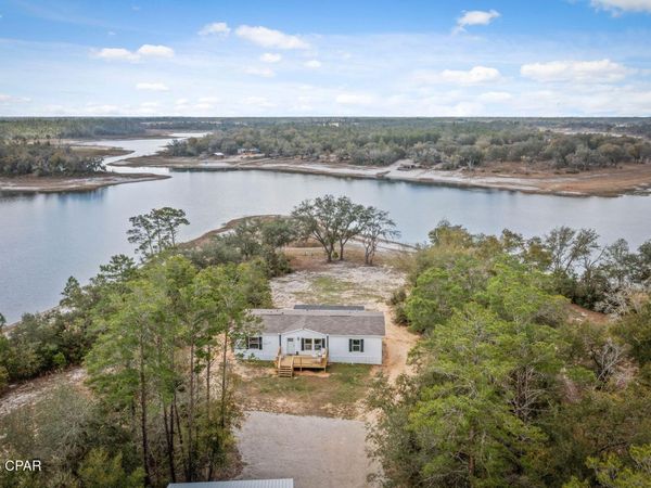 2934 Shoreline Drive, Chipley, FL 32428