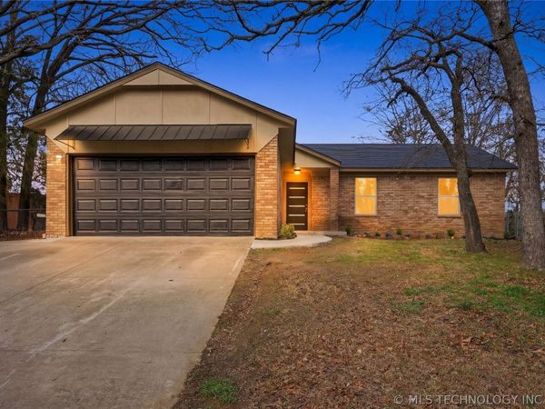 1122 S Division Street, Sapulpa, OK 74066