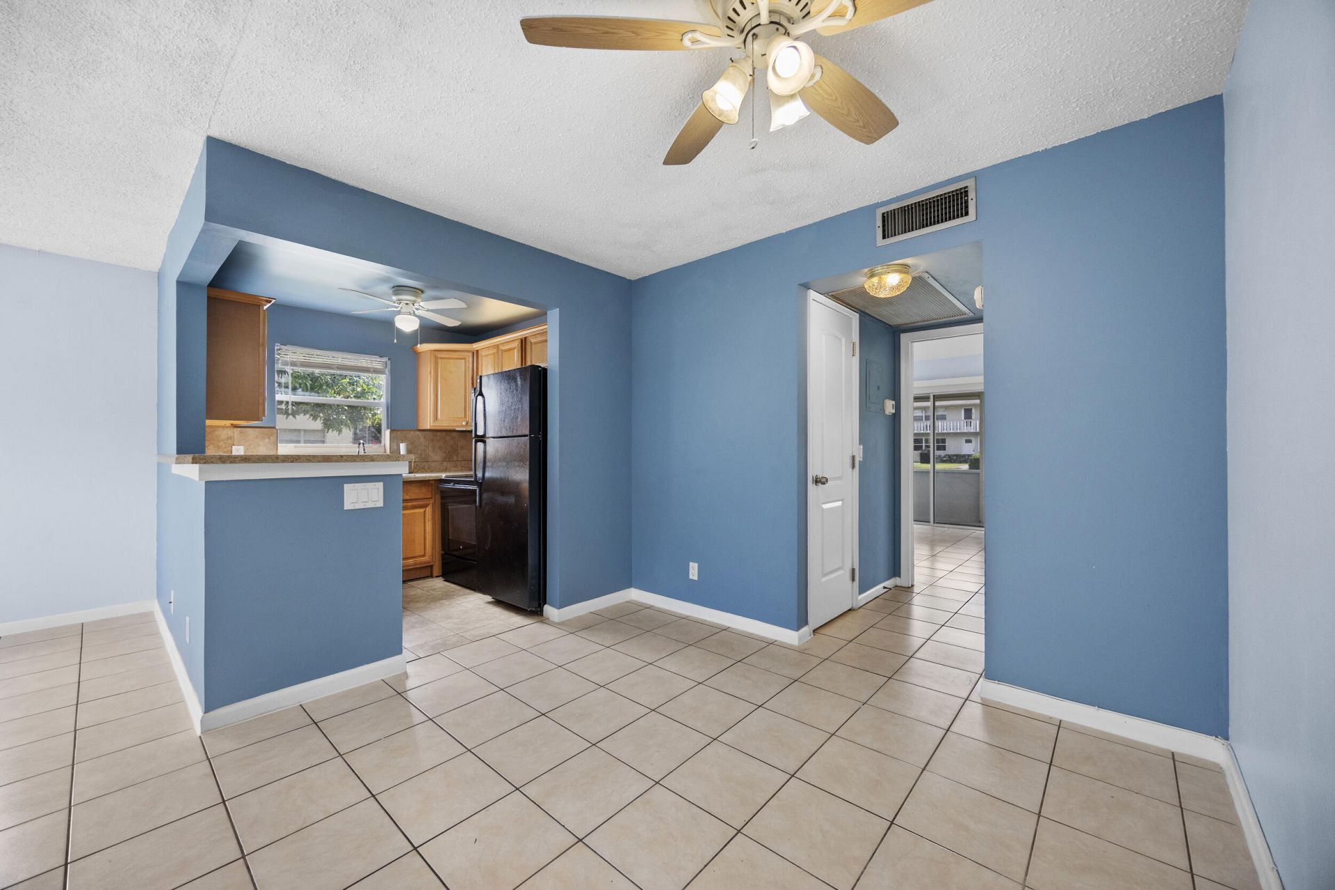 35 Sussex B, West Palm Beach, FL 33417 Photo