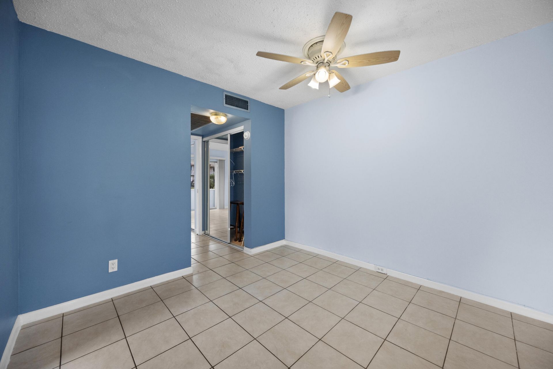 35 Sussex B, West Palm Beach, FL 33417 Photo