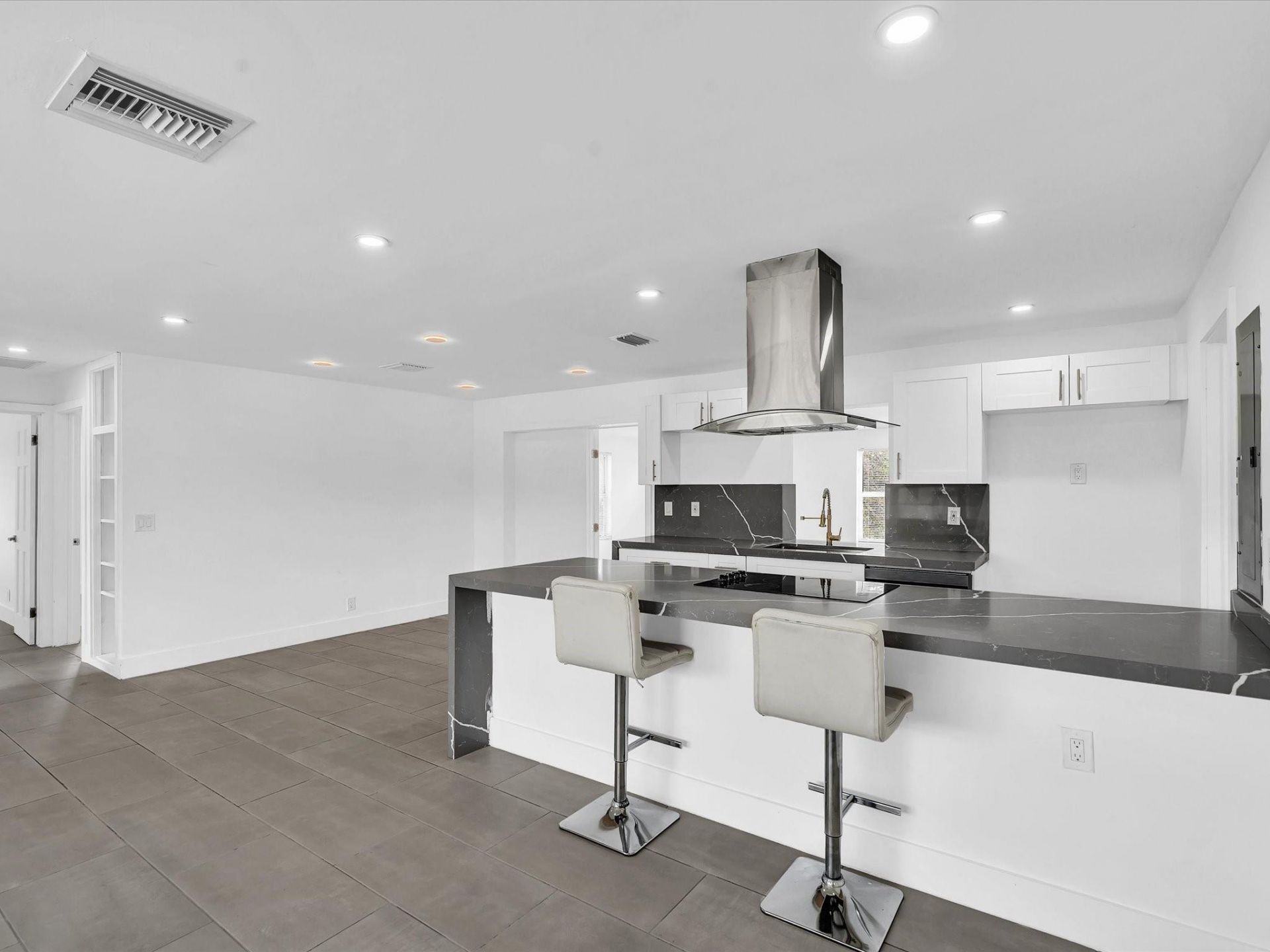 5710 SW 54th Court, Davie, FL 33314 Photo