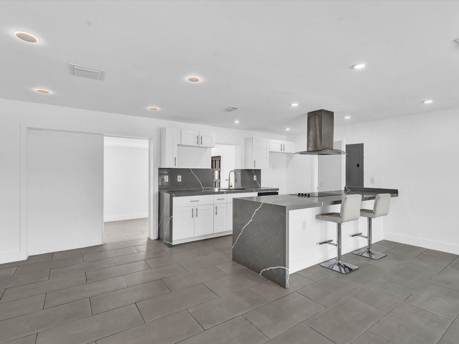 5710 SW 54th Court, Davie, FL 33314 Photo