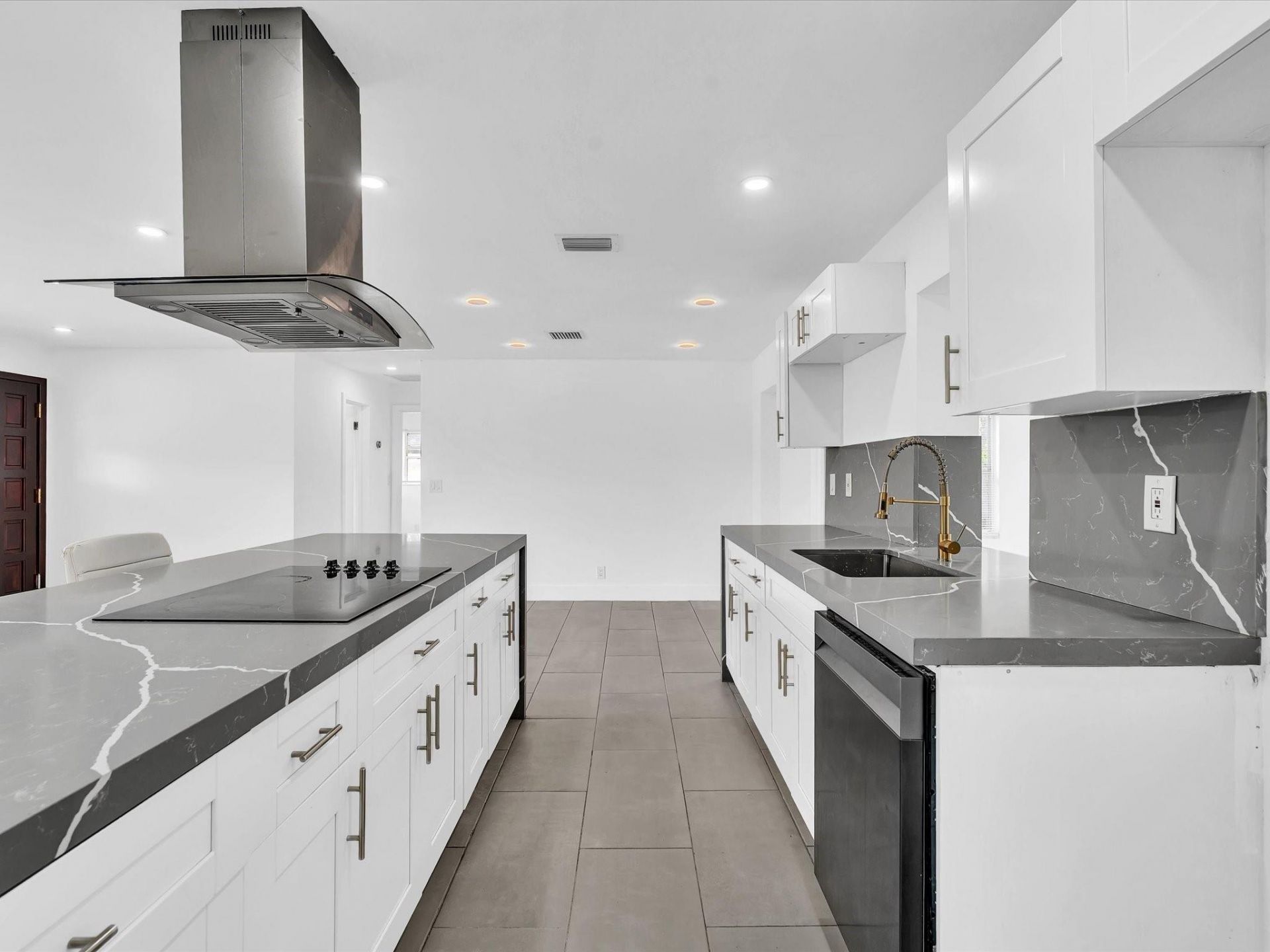 5710 SW 54th Court, Davie, FL 33314 Photo