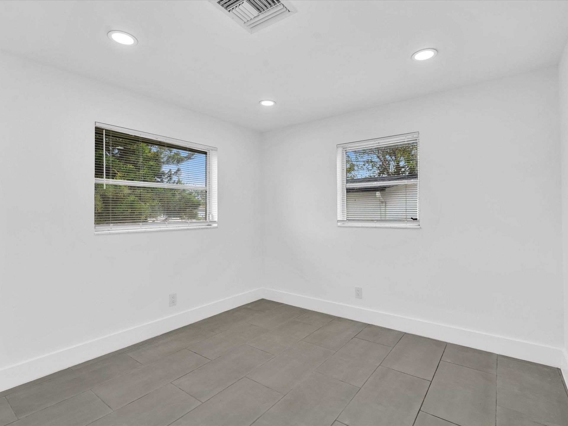 5710 SW 54th Court, Davie, FL 33314 Photo