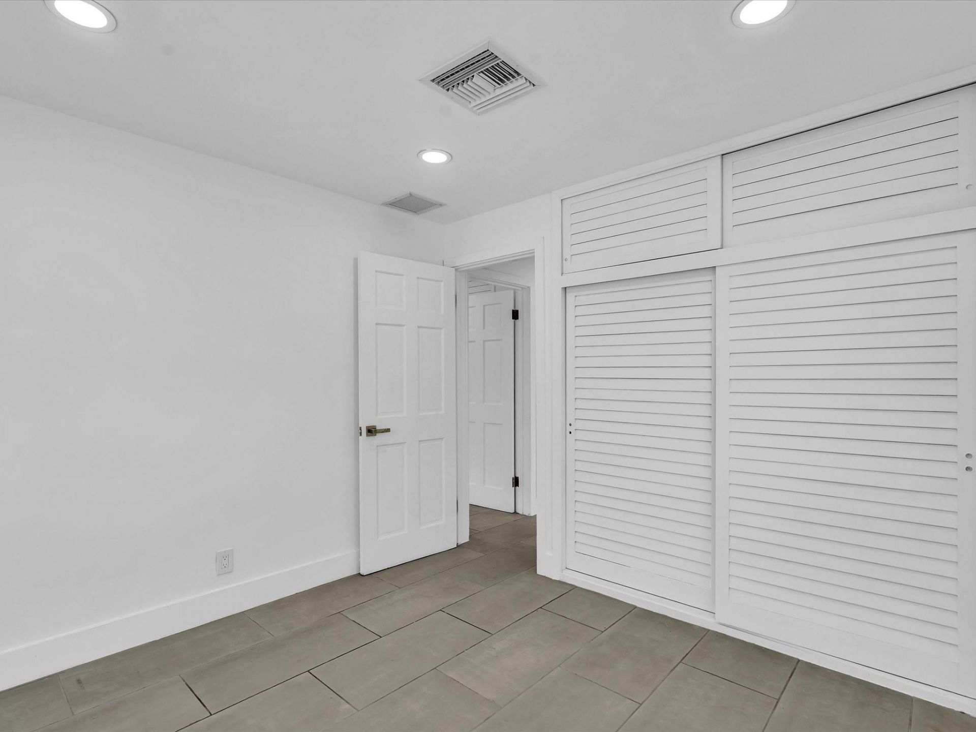 5710 SW 54th Court, Davie, FL 33314 Photo