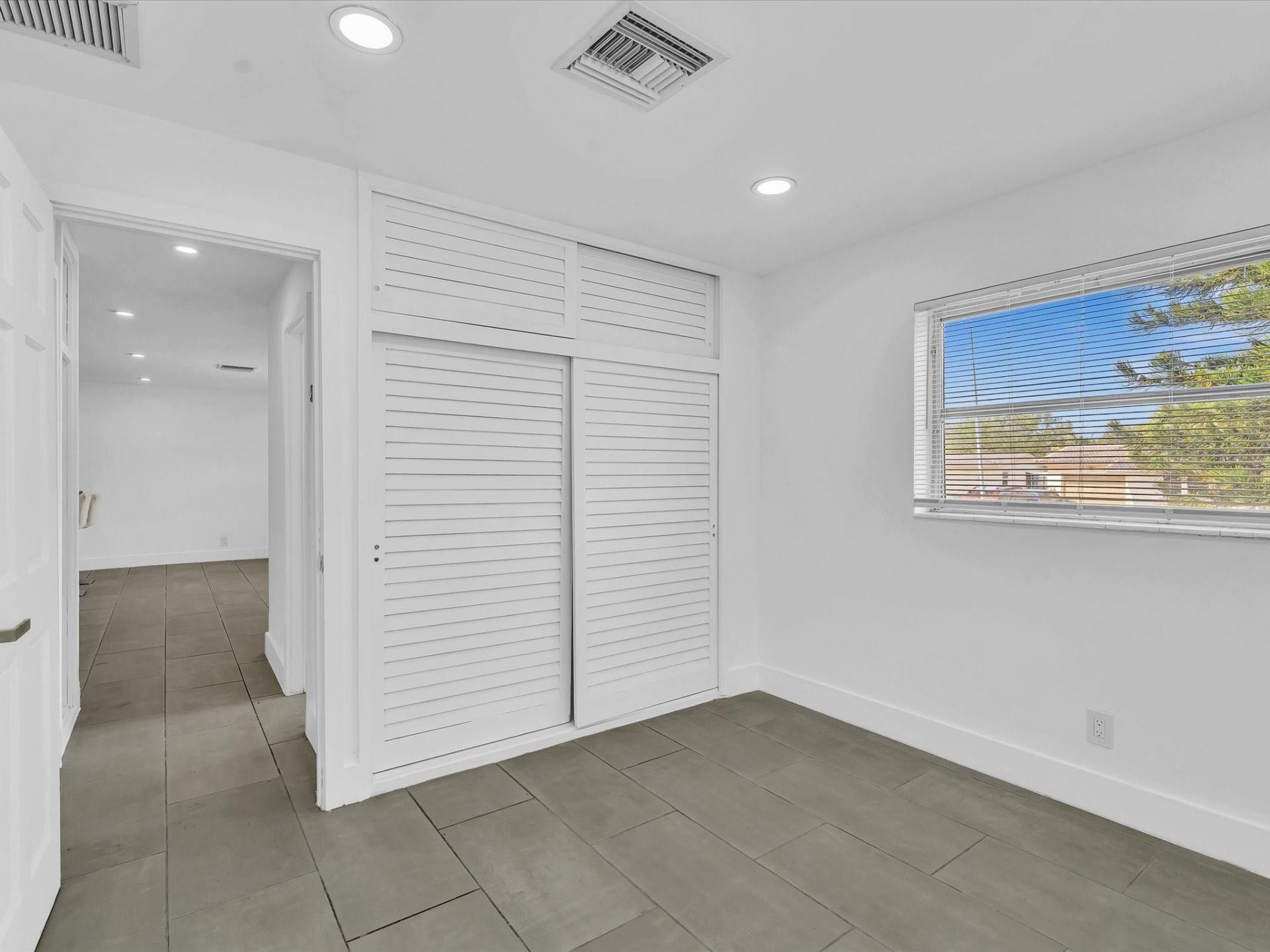 5710 SW 54th Court, Davie, FL 33314 Photo